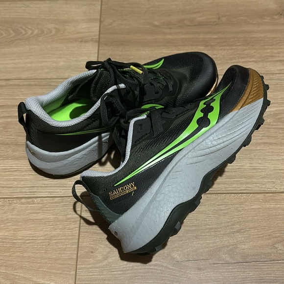 Saucony Endorphin Edge Carbitex Trail Running Shoes Womens Size 7.5 - Picture 3 of 5